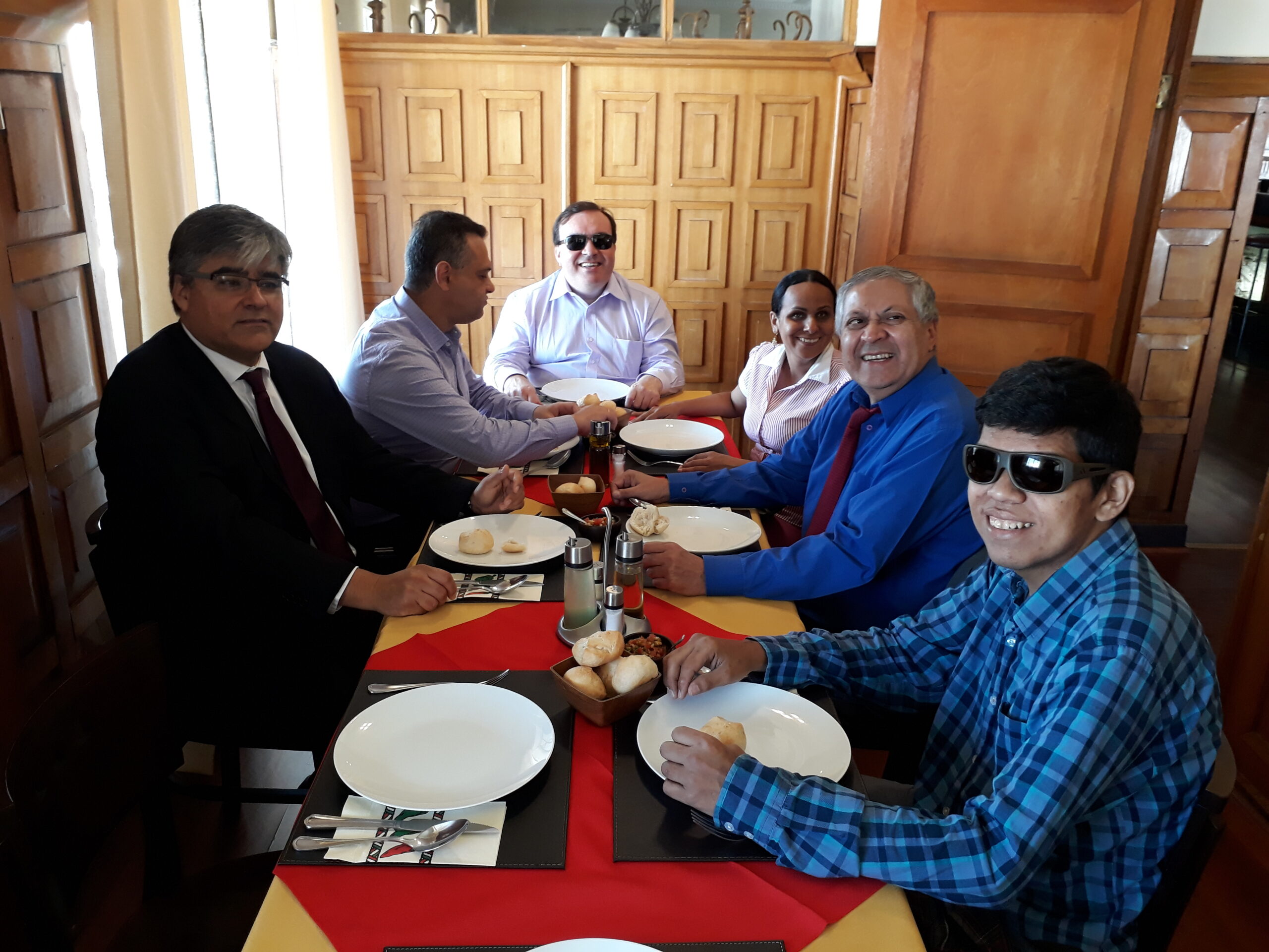 Abogado Luis Villarroel se reúne con la Directiva de la Unión Latinoamericana de Ciegos