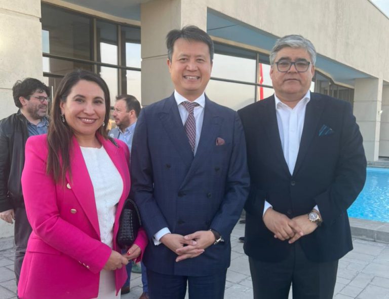 Director de INNOVARTE ONG se reune con Director General de la OMPI, Daren Tang. Director General of WIPO Daren Tang, meets with Director of INNOVARTE.